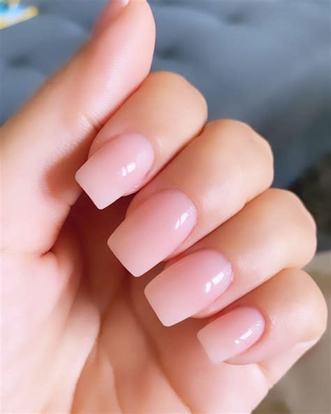 short nude nails|Short nude nails